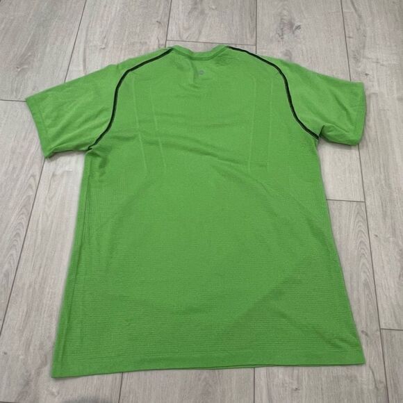 Lululemon Tech Tee size L - Picture 2 of 4